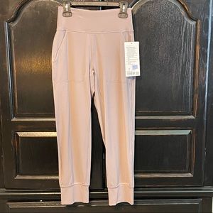 Lululemon Align Jogger Crop *23"
Violet Verbena